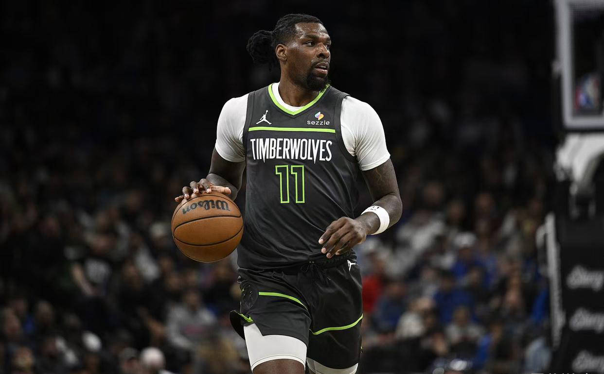 星空体育官网在线-关于朗代尔斯主场击败兰斯，取得关键胜利的信息