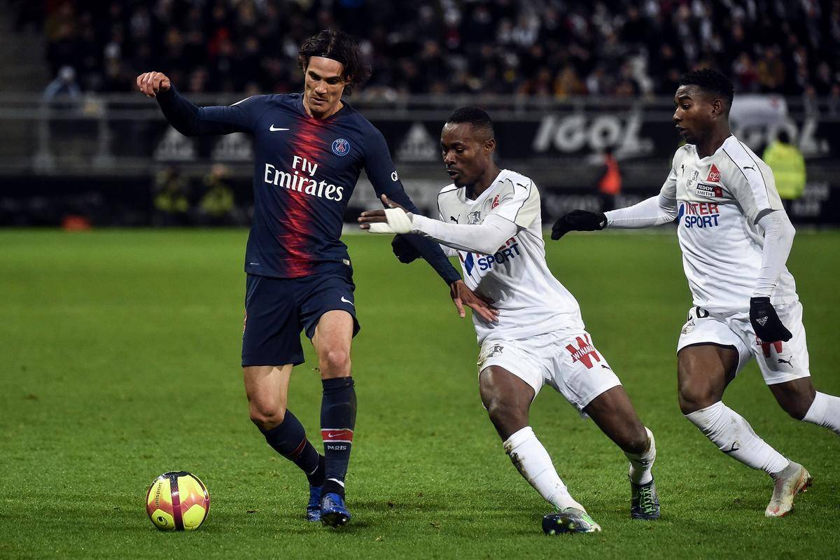 星空体育在线官网-亚眠队球员的合作精神受到赞扬