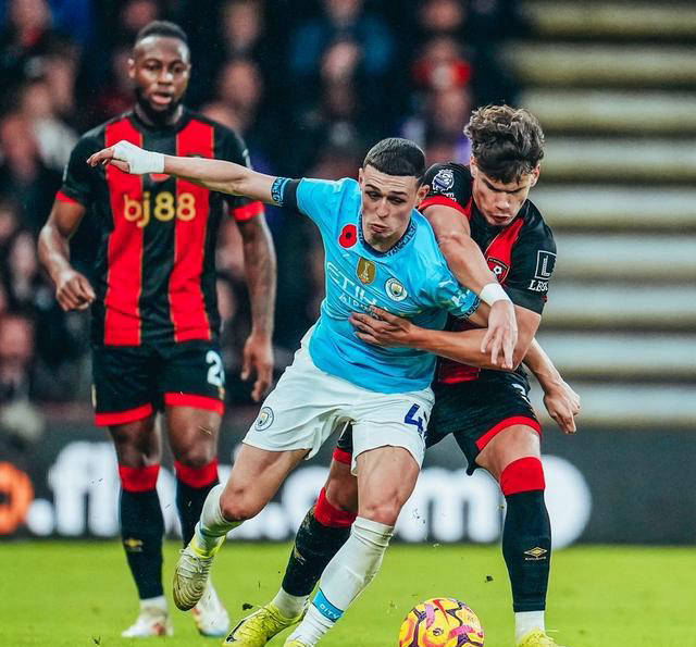 星空体育官方-曼城遭遇主场失利，英超联赛抢夺战再度激烈的简单介绍